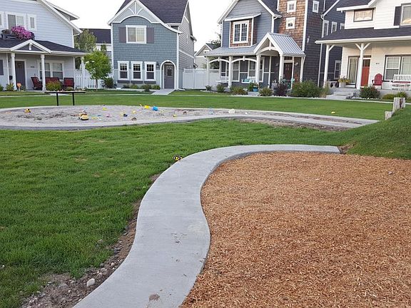 sand play park in front