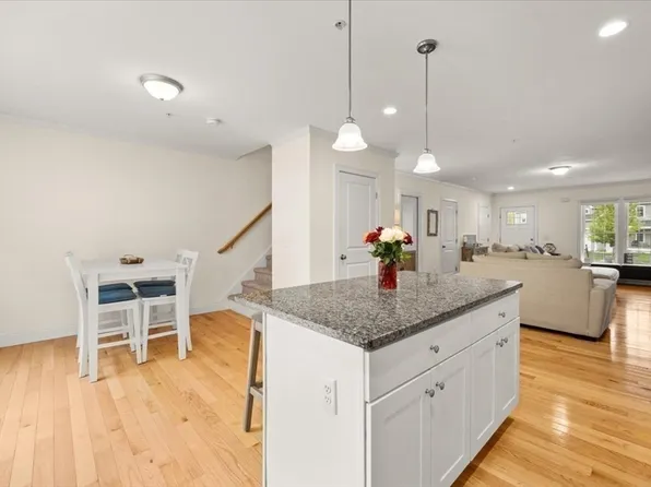 50 Sawmill Ln #5, Hanson, MA 02341