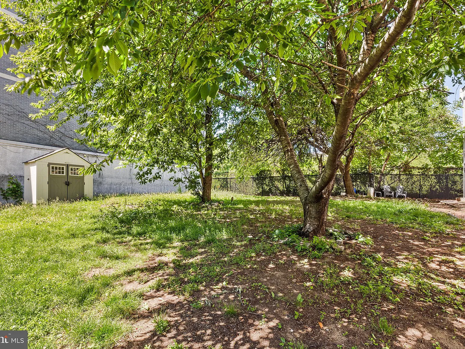 2 bed, 711 sqft, $1,999 — Photo 3