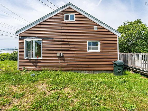 3rd image of 24 Doucet Wharf Rd
