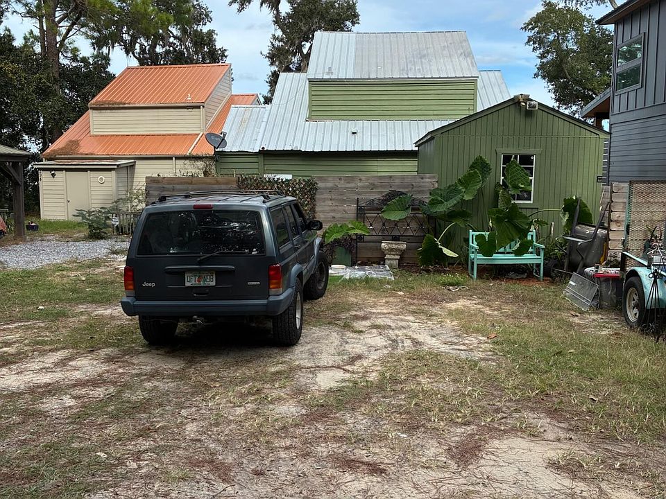 2nd image of 288 Huck N Toms Rd #2