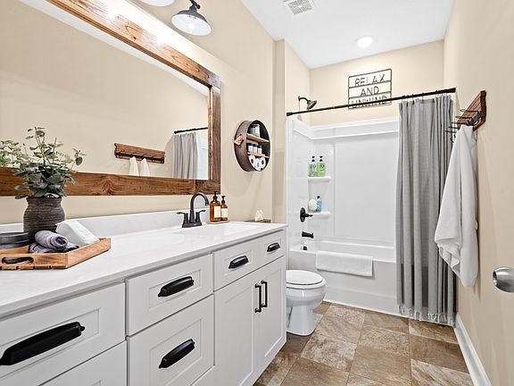 4th image of 1128 Eagles Bluff Dr