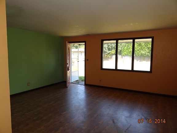 2nd image of 329 Laurelhurst Dr SE