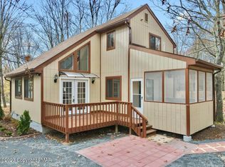 1148 Falls Rd, Bushkill, PA 18324