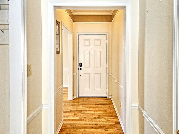 4th image of 2234 Golf Club Ln