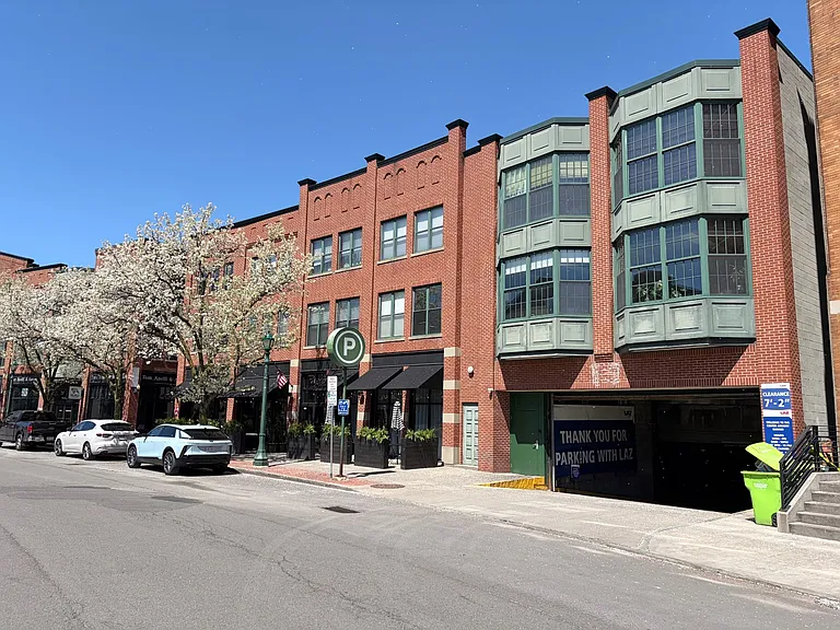 133 Walton St #Townhouse 129 — Photo 12
