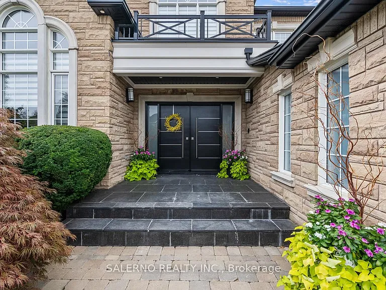 552 Vaughan Mills Rd — Photo 3