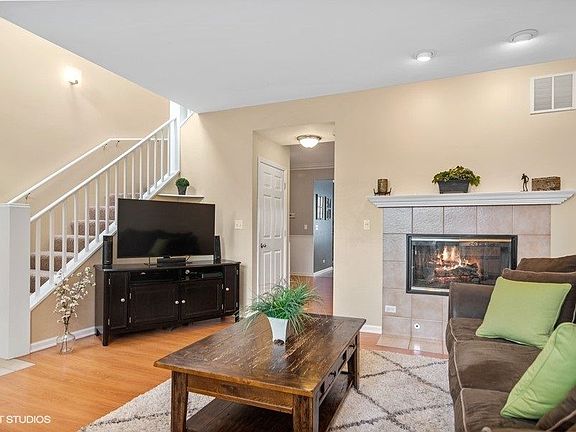 3rd image of 240 N Village Ct
