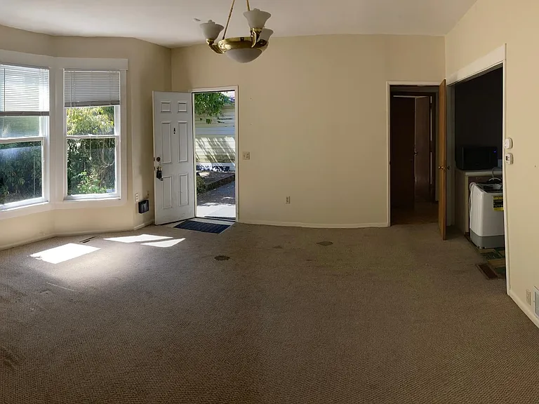 5245 Brooklyn Ave NE #A — Photo 2