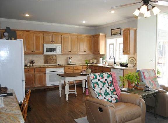 3rd image of 9709 W 128th Ter