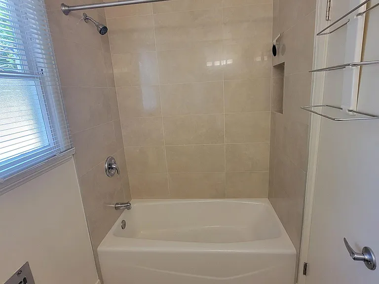 2287 E Washington Blvd #D — Photo 12