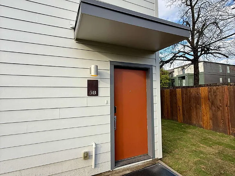 4211 Delano Pl #5B — Photo 2