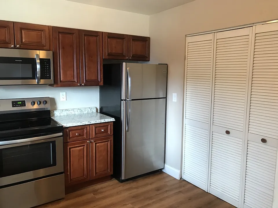 1021 Delaware Dr #1