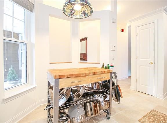 Bright area for your breakfast table and kitchen pantry
