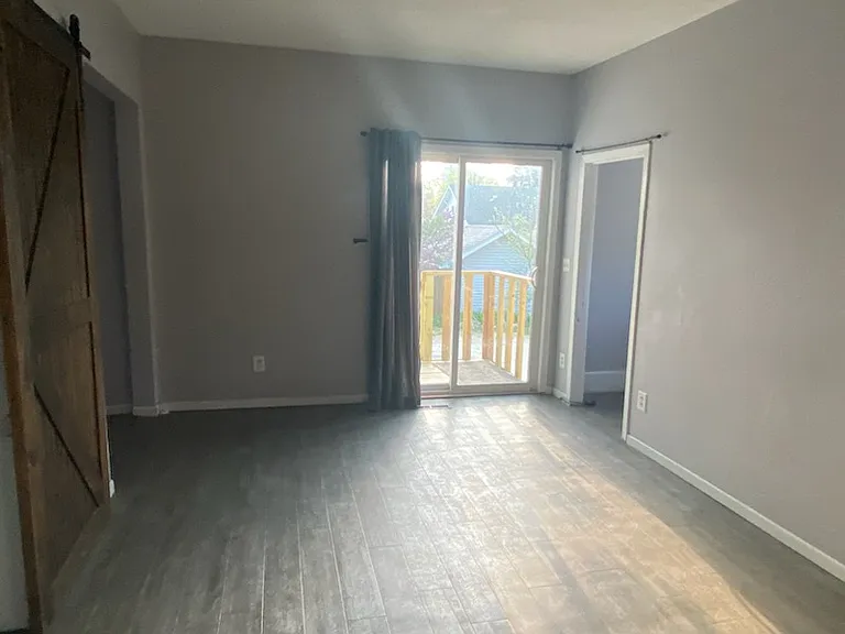 605 N Market St — Photo 2