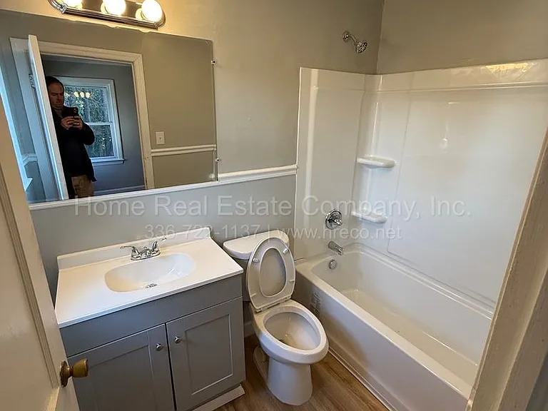 422 Gregory St — Photo 4
