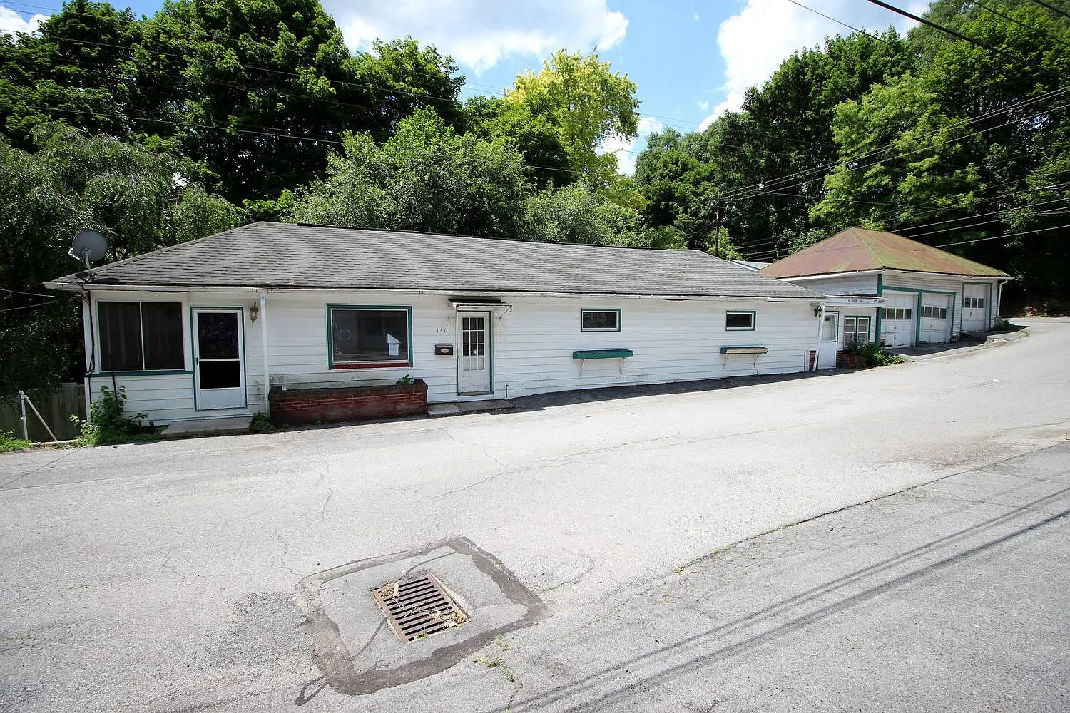 140 S Ridge St photo 1