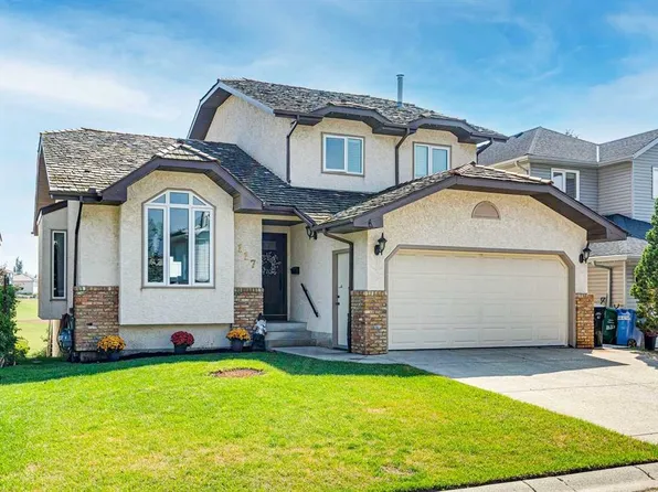 117 W Hawkbury Close NW, Calgary, AB T3G 3E3