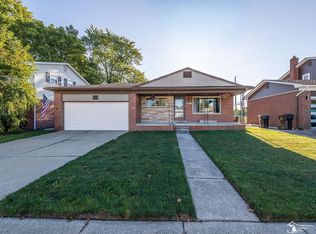 4843 Valley Rd, Trenton, MI 48183