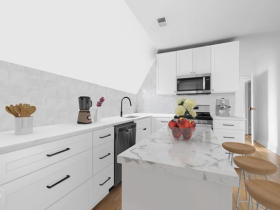 5th image of 4721 N Artesian Ave APT 3