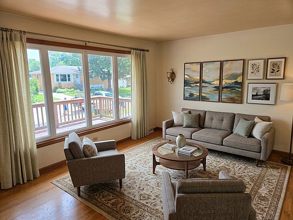 3rd image of 10648 Lori Ln