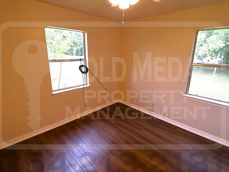 1706 Cole St — Photo 12