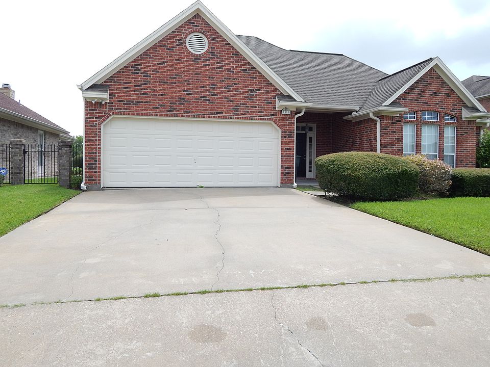 1st image of 7900 Golfhill Dr