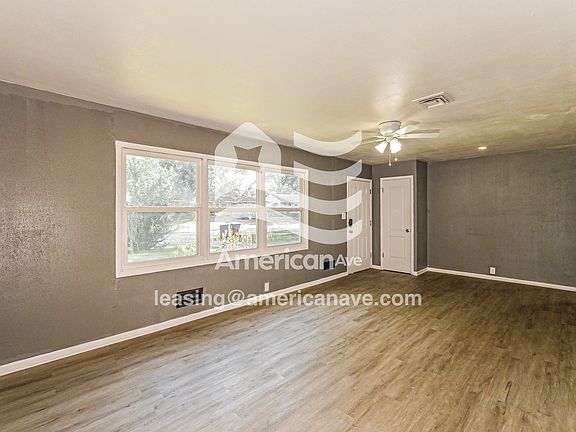 332811_004_living_room_4.jpg