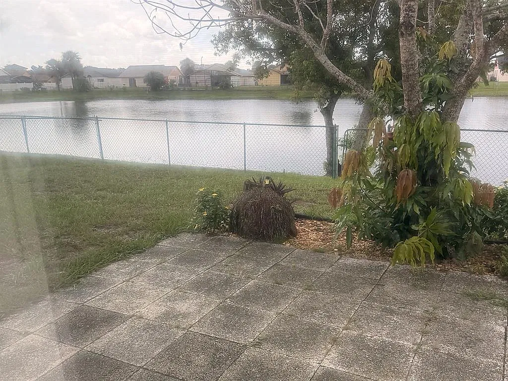 4 bed, 3.0 bath, 1890 sqft, $2,650 — Photo 2