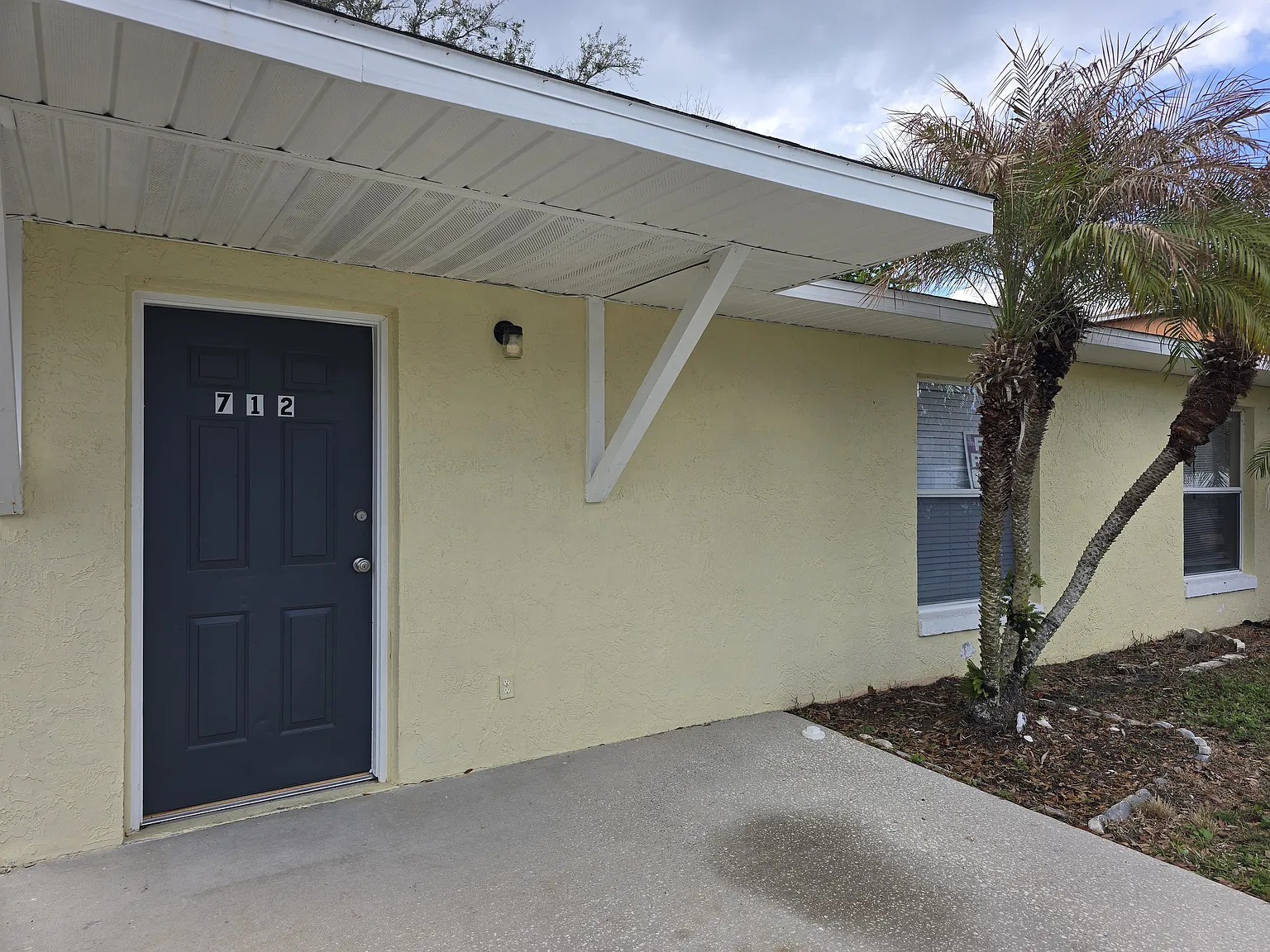 2 bed, 826 sqft, $1,550 — Photo 2
