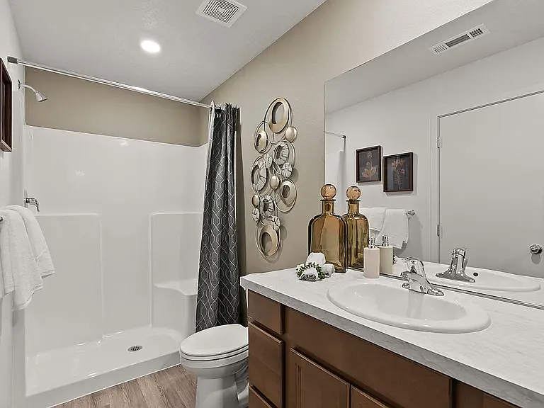 5186 E Liberty Ln — Photo 4