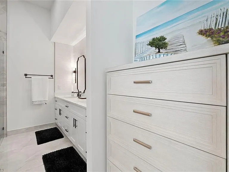 930 Sycamore Ct — Photo 24