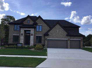 3861 Sandpiper Dr, Troy, MI 48083