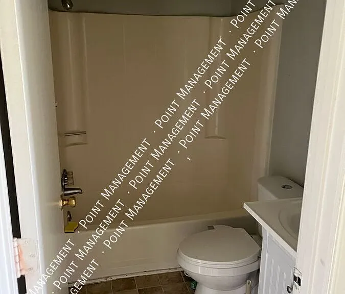 1513 Edgerton Ave SE — Photo 3