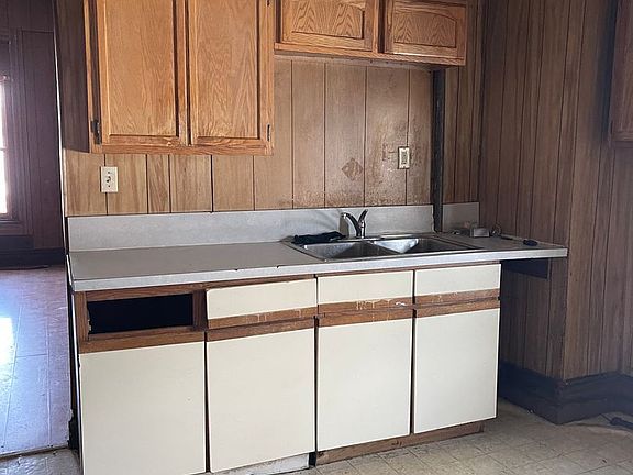 2nd image of 3259 W 25th St #1