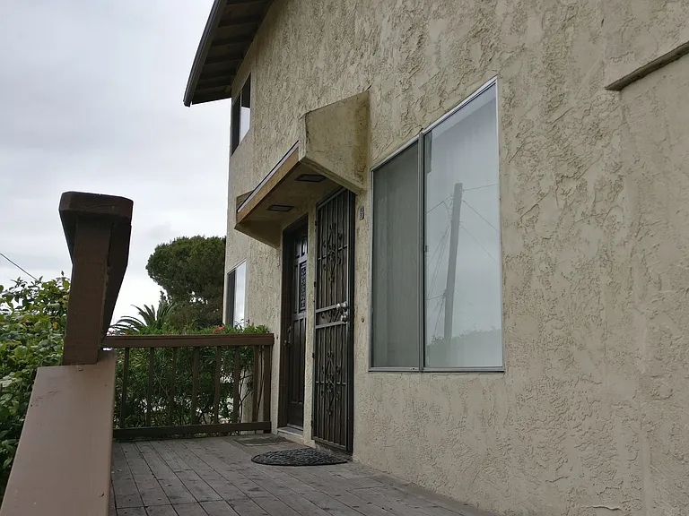 3616 Lemona Ave #B — Photo 1