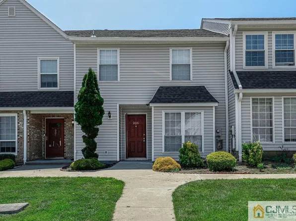 206 Franklin Pl, Marlboro, NJ 07746