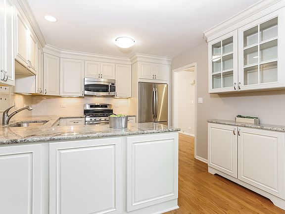 5th image of 6 Warrington Dr