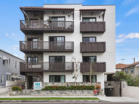 Exterior of Rimini by Wiseman