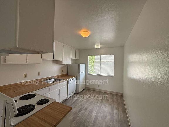 5th image of 2318 Church Ave #6