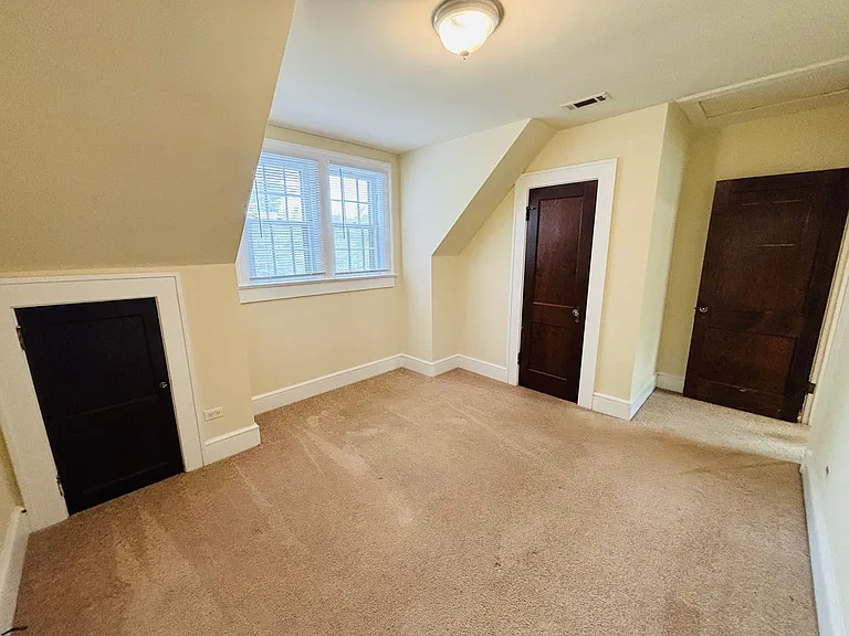1410 N Main St — Photo 19