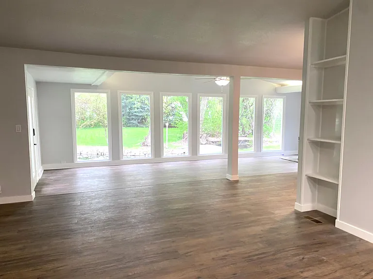 690 S Park Ave — Photo 18