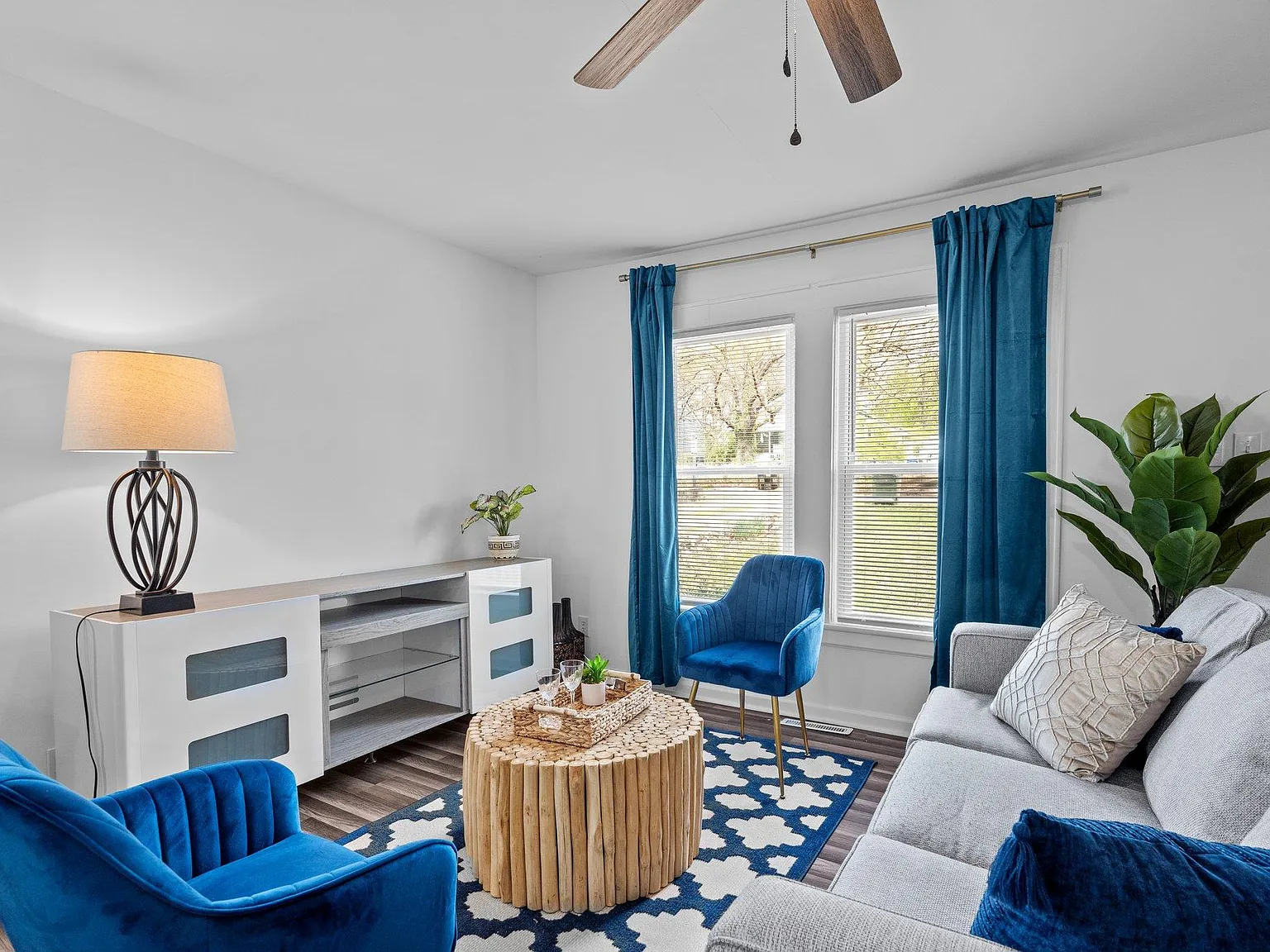 2 bed, 2.0 bath, 1200 sqft, $1,412 — Photo 4