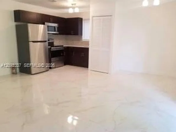 5641 NW 15th St #2, Fort Lauderdale, FL 33313