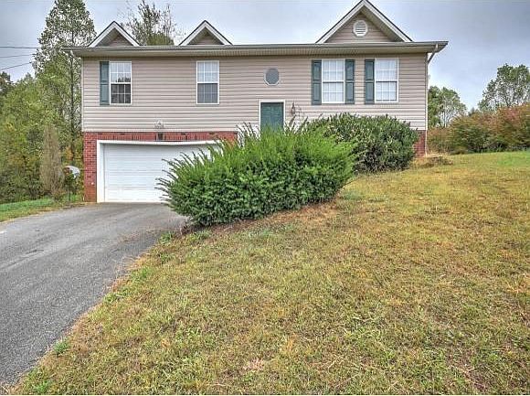 1st image of 104 Halfway Ct