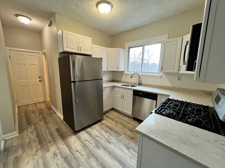 87 Gillooly Rd #3 — Photo 6