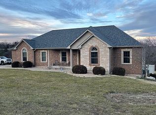 5367 Saint Louis Rock Rd, Villa Ridge, MO 63089