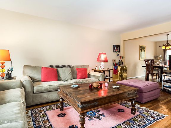 4th image of 350-19 Corona Ave Unit 19