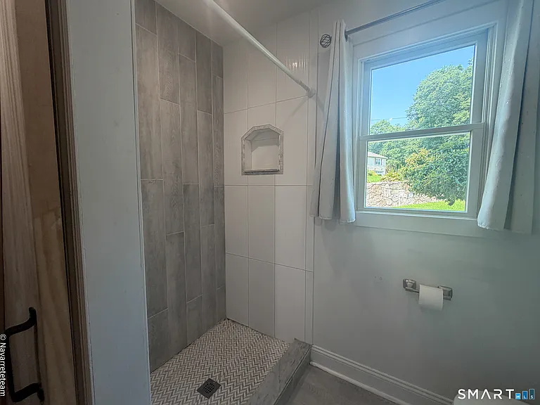 17 Kingsbury Rd — Photo 23