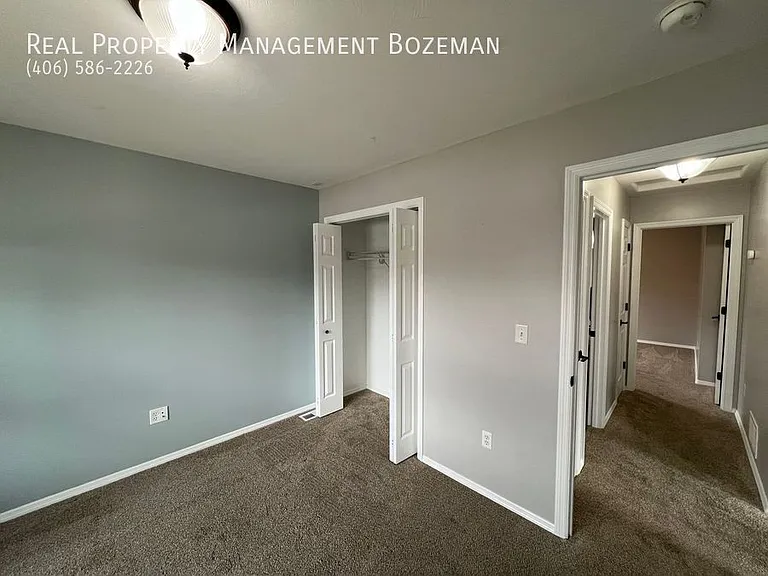 452 Woodman Dr — Photo 16